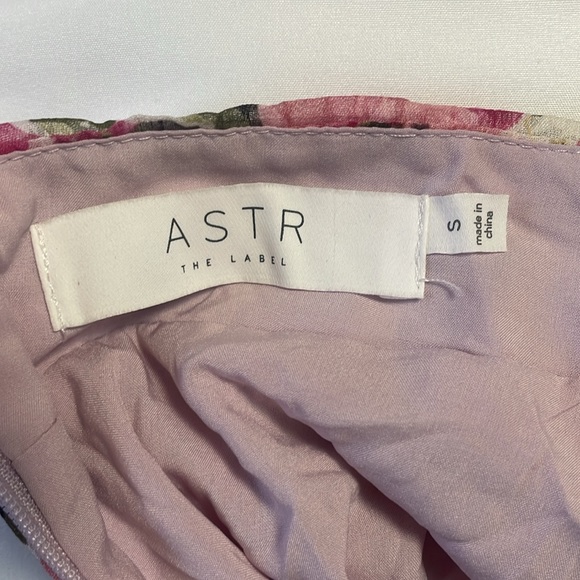 New ASTR Primrose Floral Stappy Back Maxi Dress size Small - Picture 13 of 16